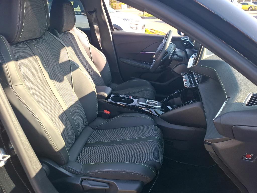 Peugeot 208 Hybrid 136 e-DCS6 GT 2025