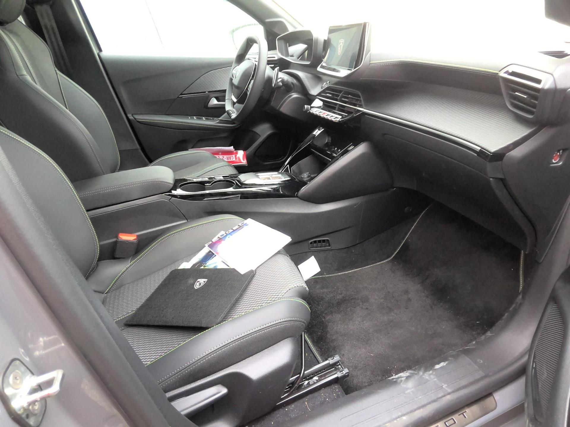 Peugeot 208 Hybrid 145 e-DCS6 GT 2025