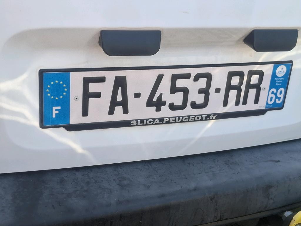 Peugeot PARTNER FOURGON STANDARD 1.6 BLUEHDI 75 BVM5 PREMIUM 2018