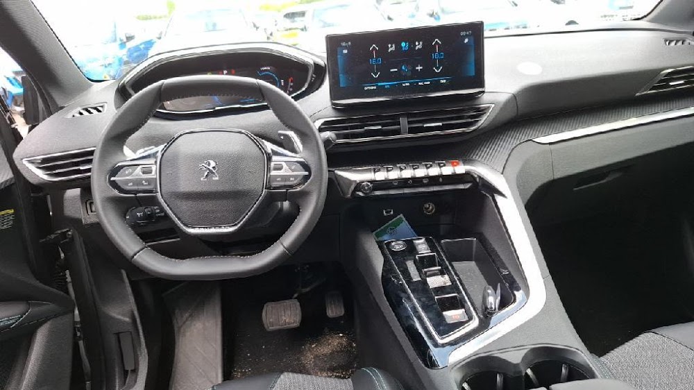 Foto Peugeot 3008 Hybrid 15