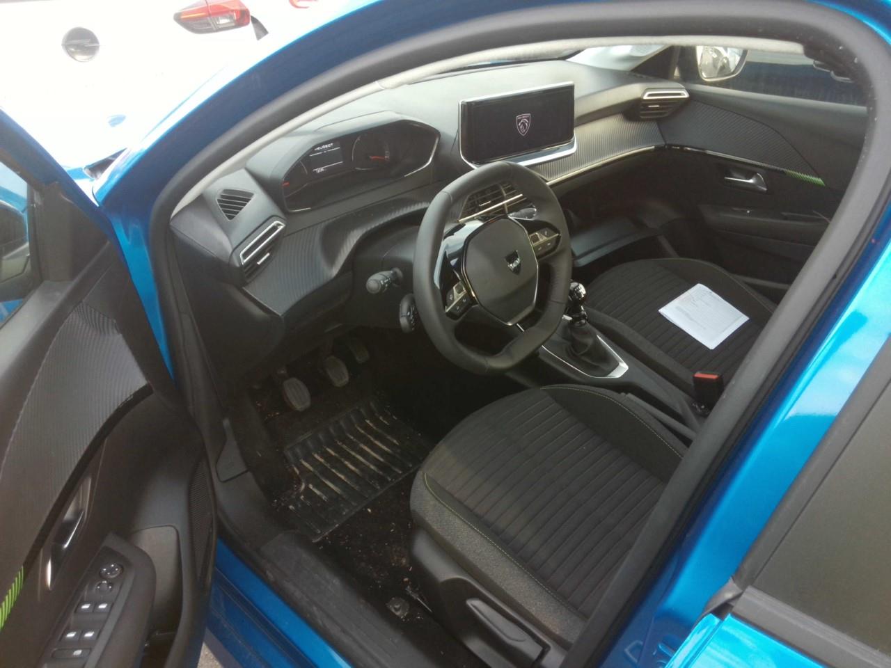 Foto Peugeot 208 5