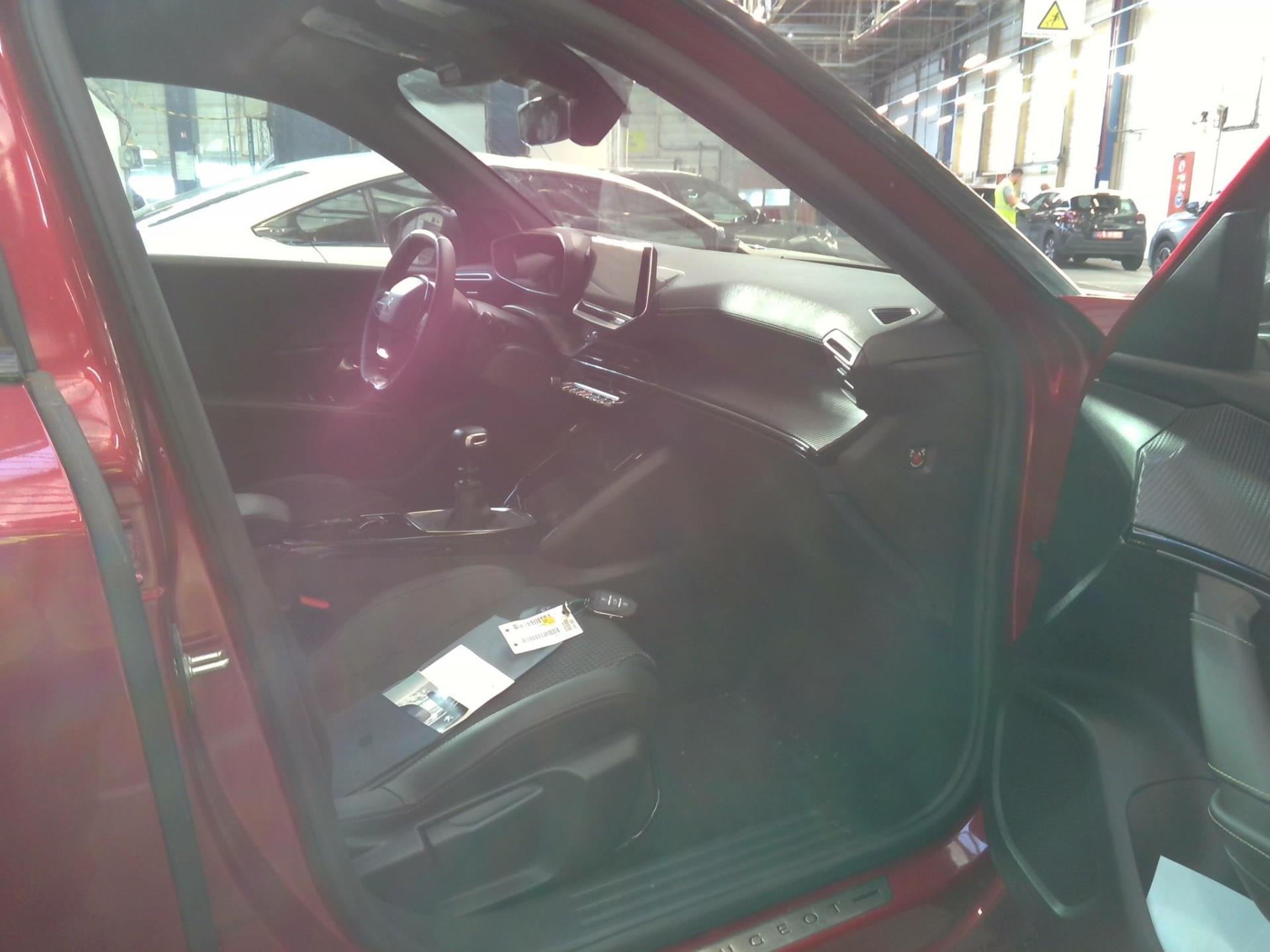 Peugeot 2008 PureTech 130 S&S BVM6 GT 2021