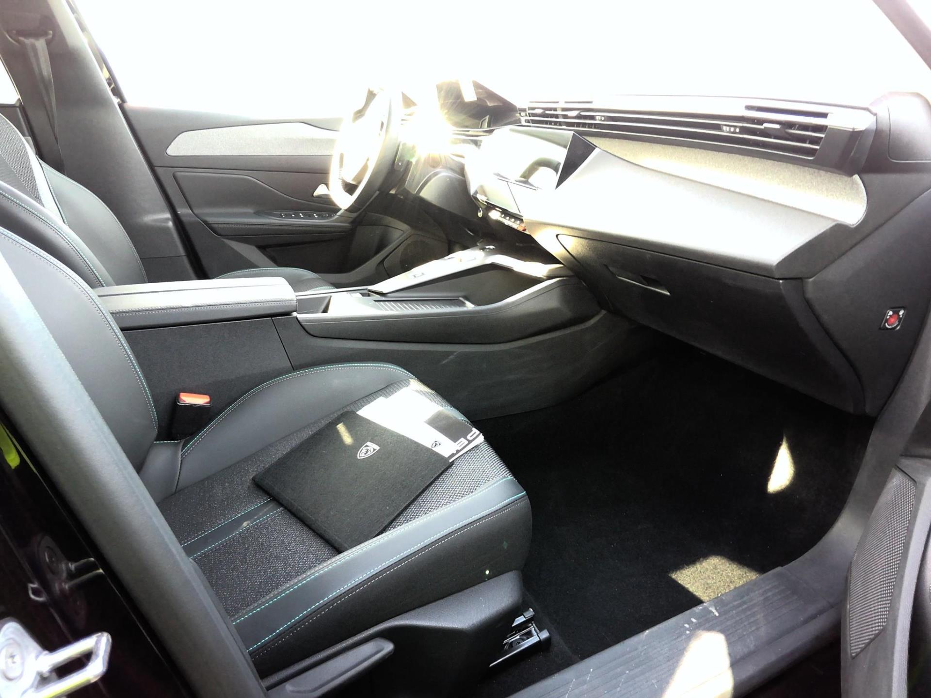Peugeot 408 Hybrid 145 e-DCS6 Allure 2025