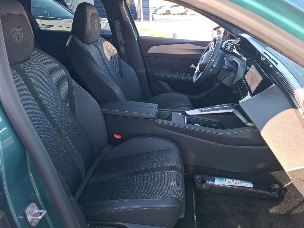 Peugeot 308 SW Hybrid 136 e-DCS6 GT 2025