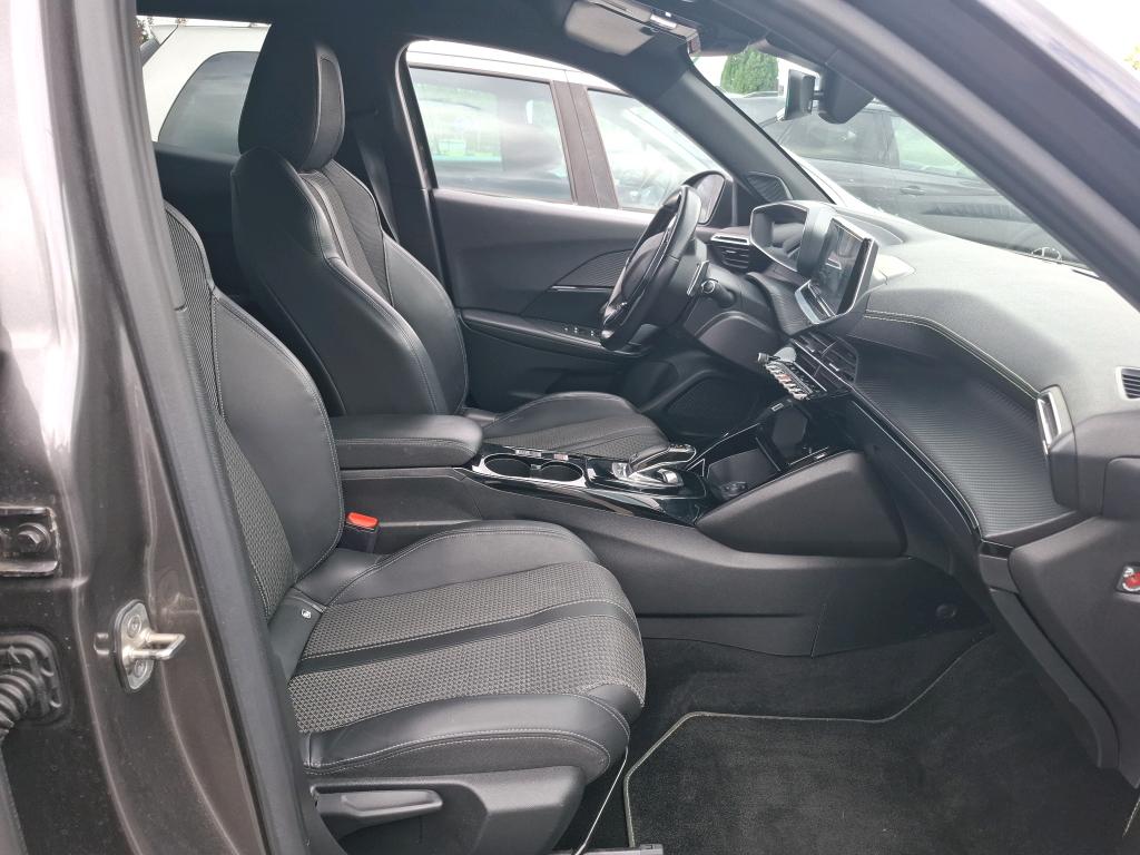 Peugeot 2008 BlueHDi 130 S&S EAT8 GT 2021