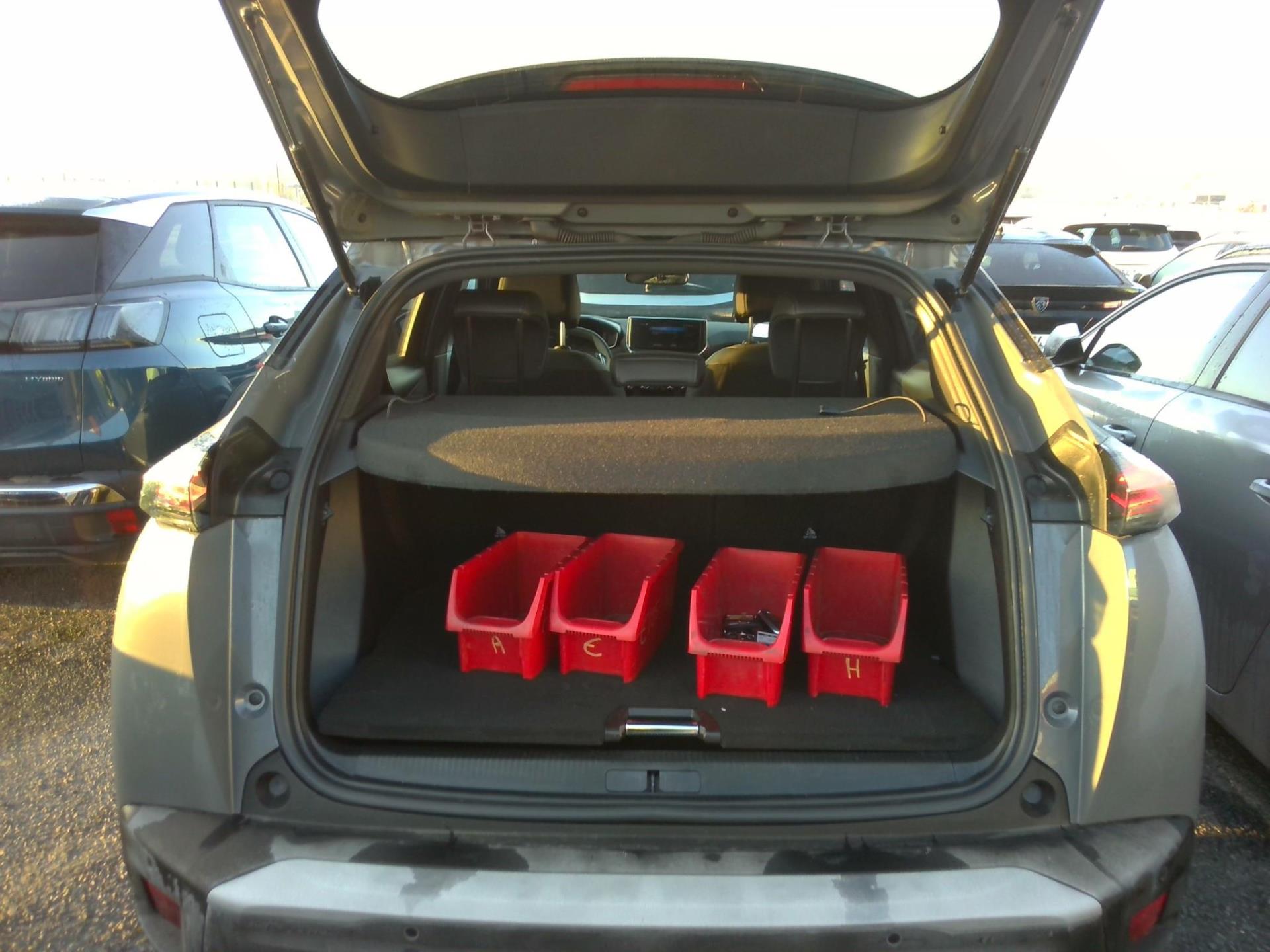 Peugeot 2008 Hybrid 136 e-DCS6 Allure 2024