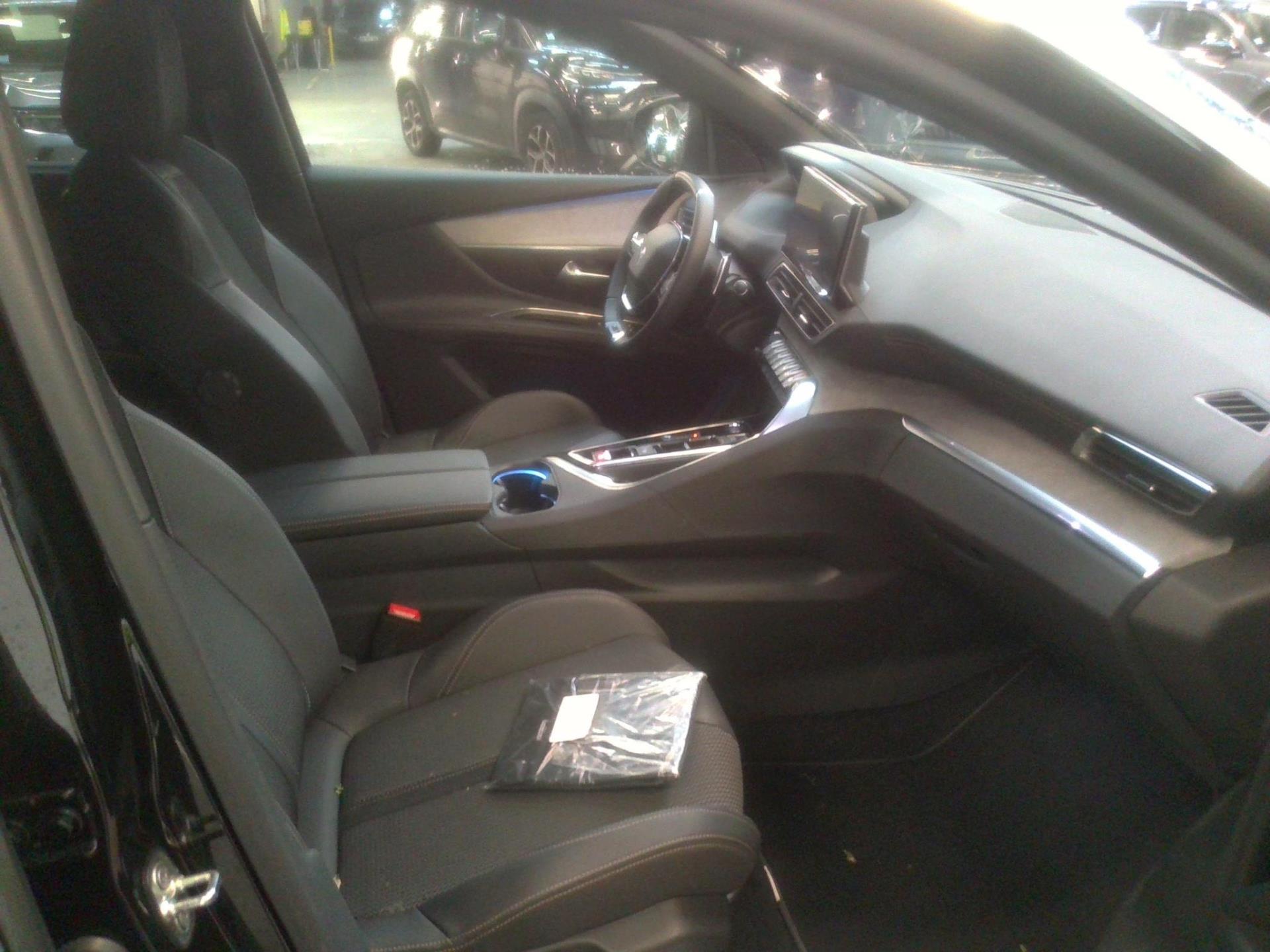 Peugeot 5008 PureTech 130ch S&S EAT8 GT 2023