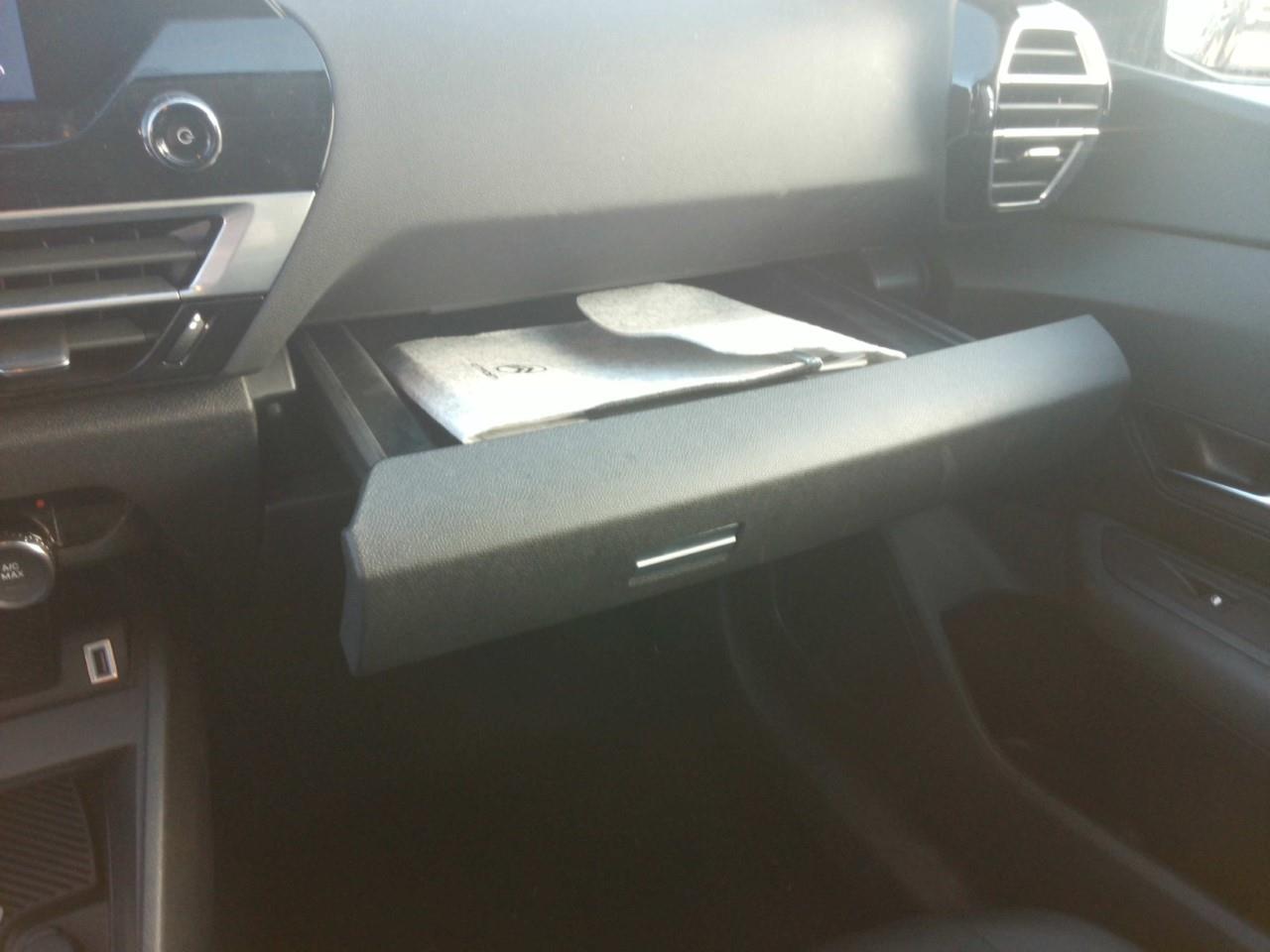 Foto Citroën C4 X 8