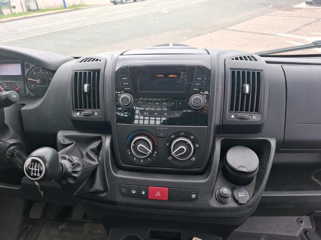 Peugeot BOXER CC 335 L2S BLUEHDI 140 S&S PRO SR 2020
