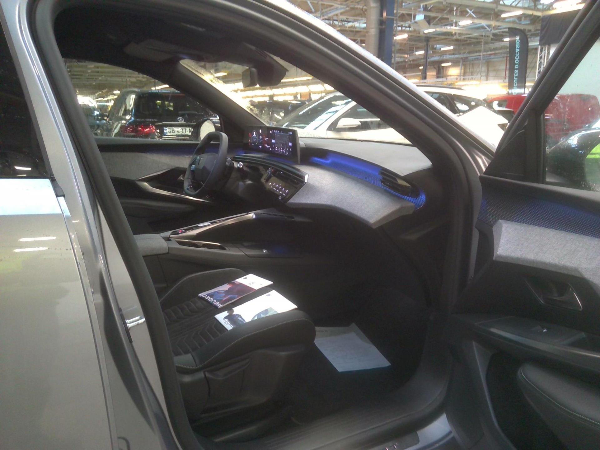 Peugeot 5008 Hybrid 136 e-DCS6 GT 2024
