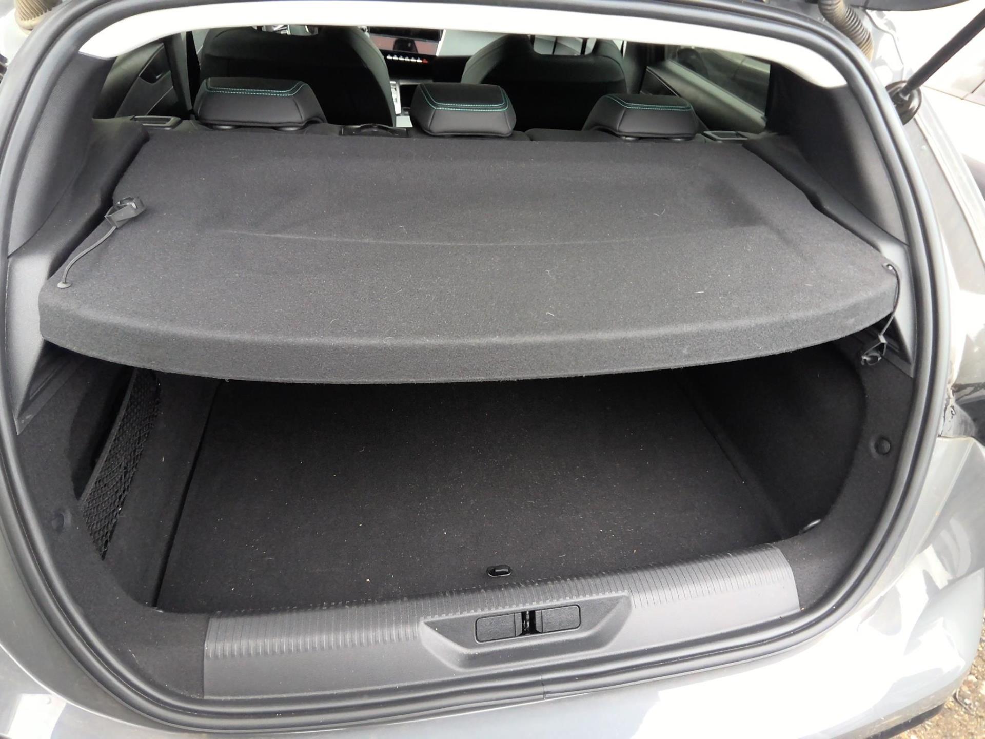 Peugeot 308 Hybrid 136 e-DCS6 Allure 2025