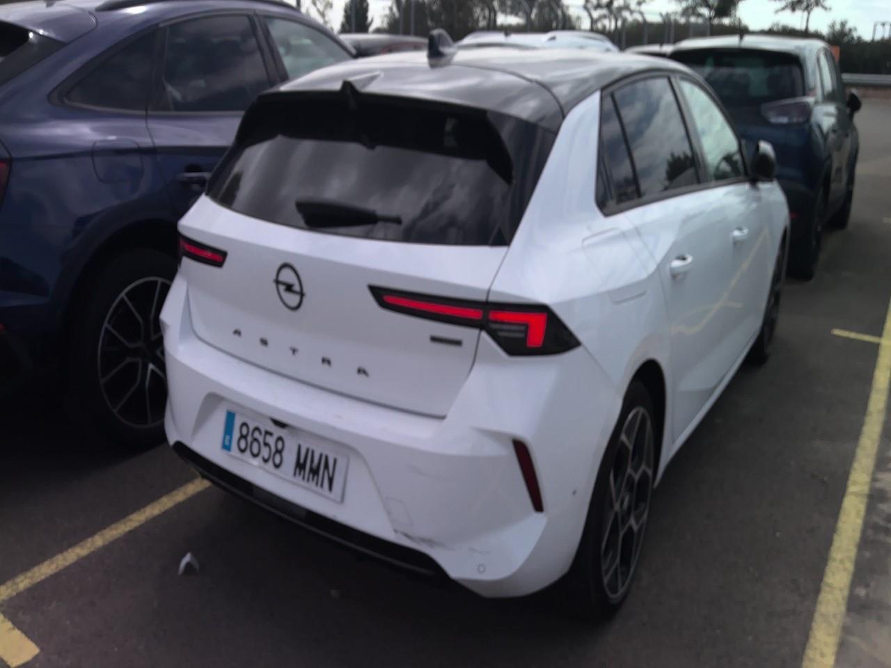 Foto Opel Astra PHEV 5