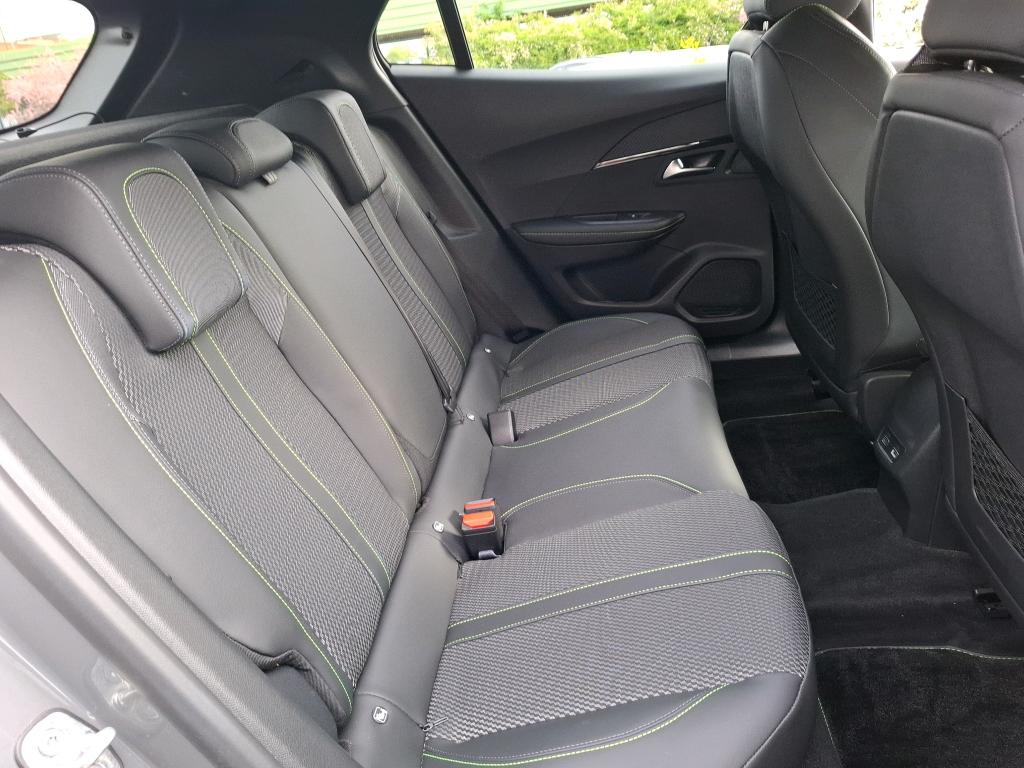 Peugeot 2008 PureTech 130 S&S EAT8 GT 2024
