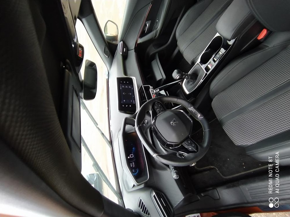 Foto Peugeot 2008 14