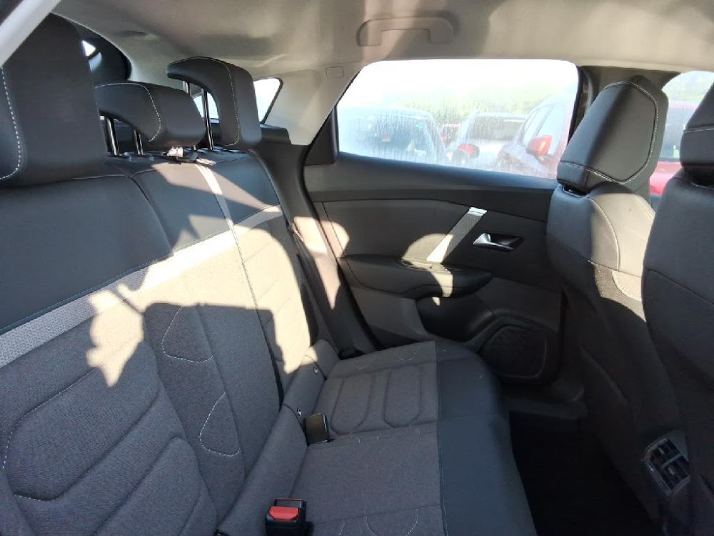 Foto Citroën C4 X 11