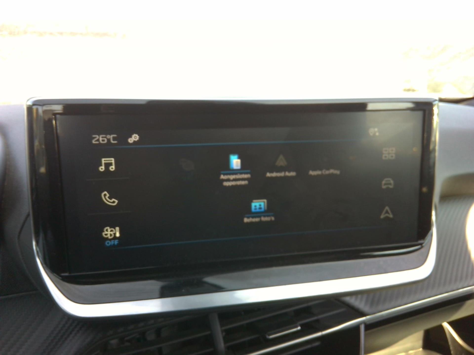 Peugeot 2008 Hybrid 136 e-DCS6 Style 2025