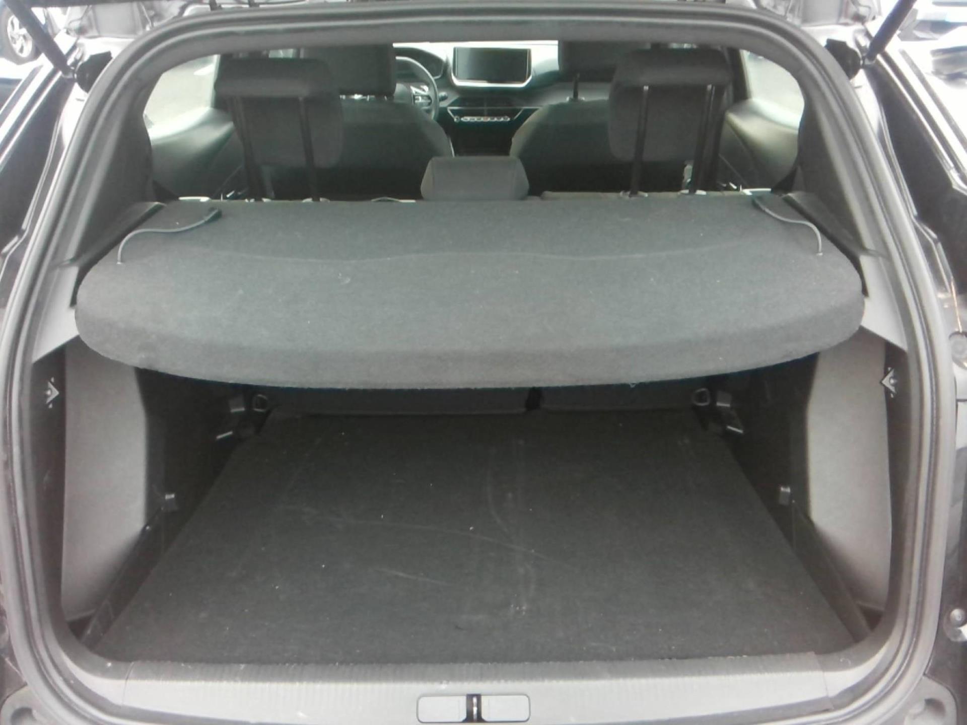 Peugeot 2008 Hybrid 145 e-DCS6 Style 2025