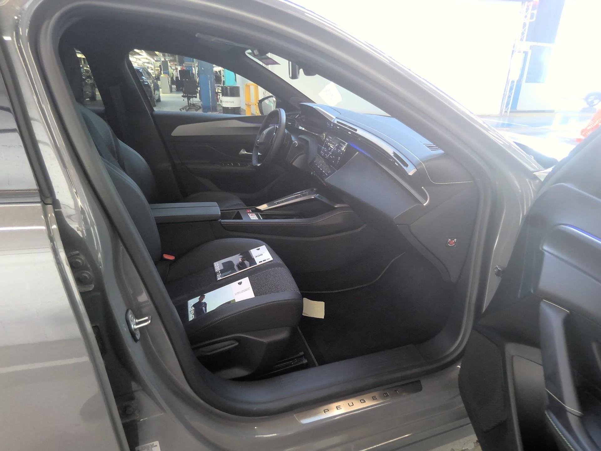 Peugeot 308 Hybrid 145 e-DCS6 GT 2025