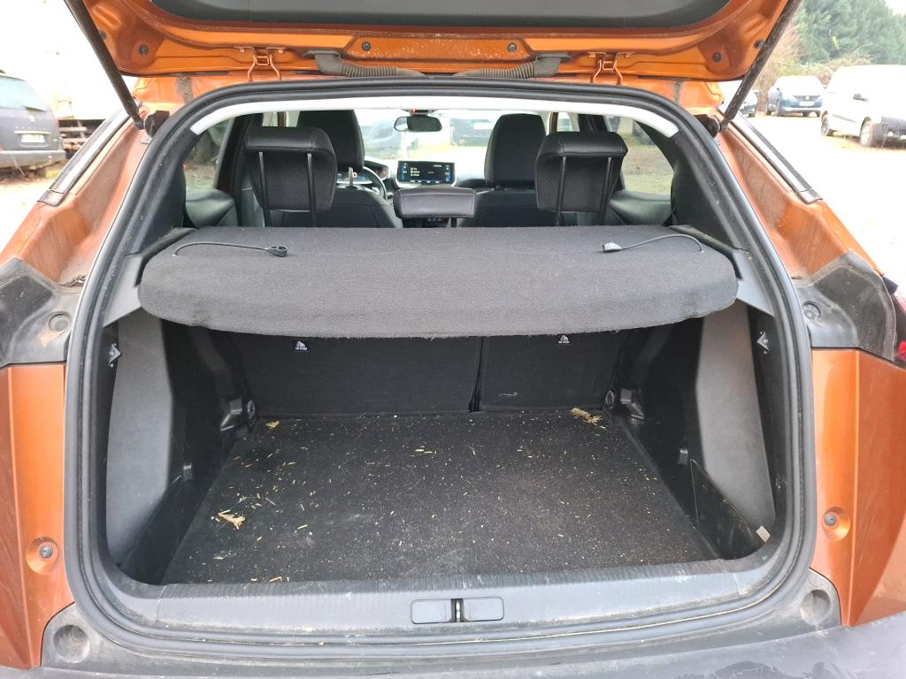 Peugeot 2008 PureTech 130 S&S EAT8 Allure Business 2021