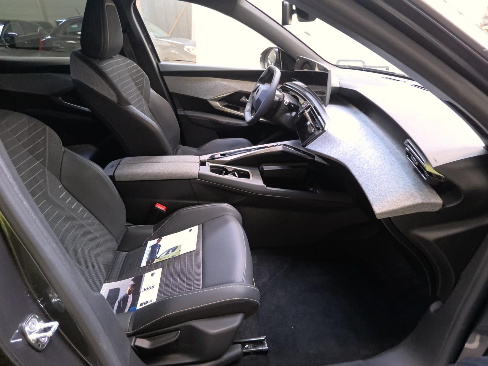 Peugeot 3008 Hybrid 136 e-DCS6 Allure 2024