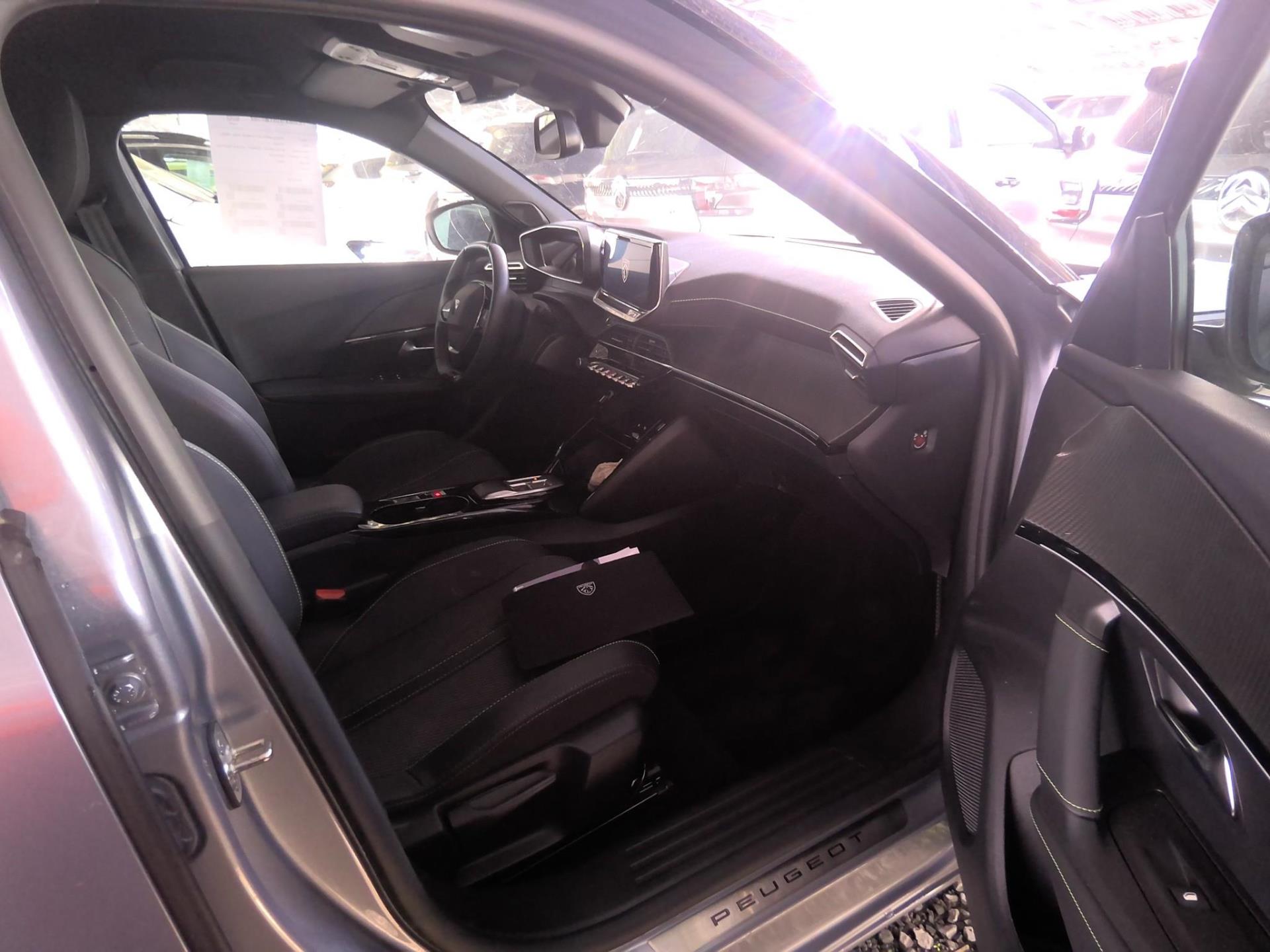 Peugeot 2008 Electrique 156 ch 54 kWh GT 2025