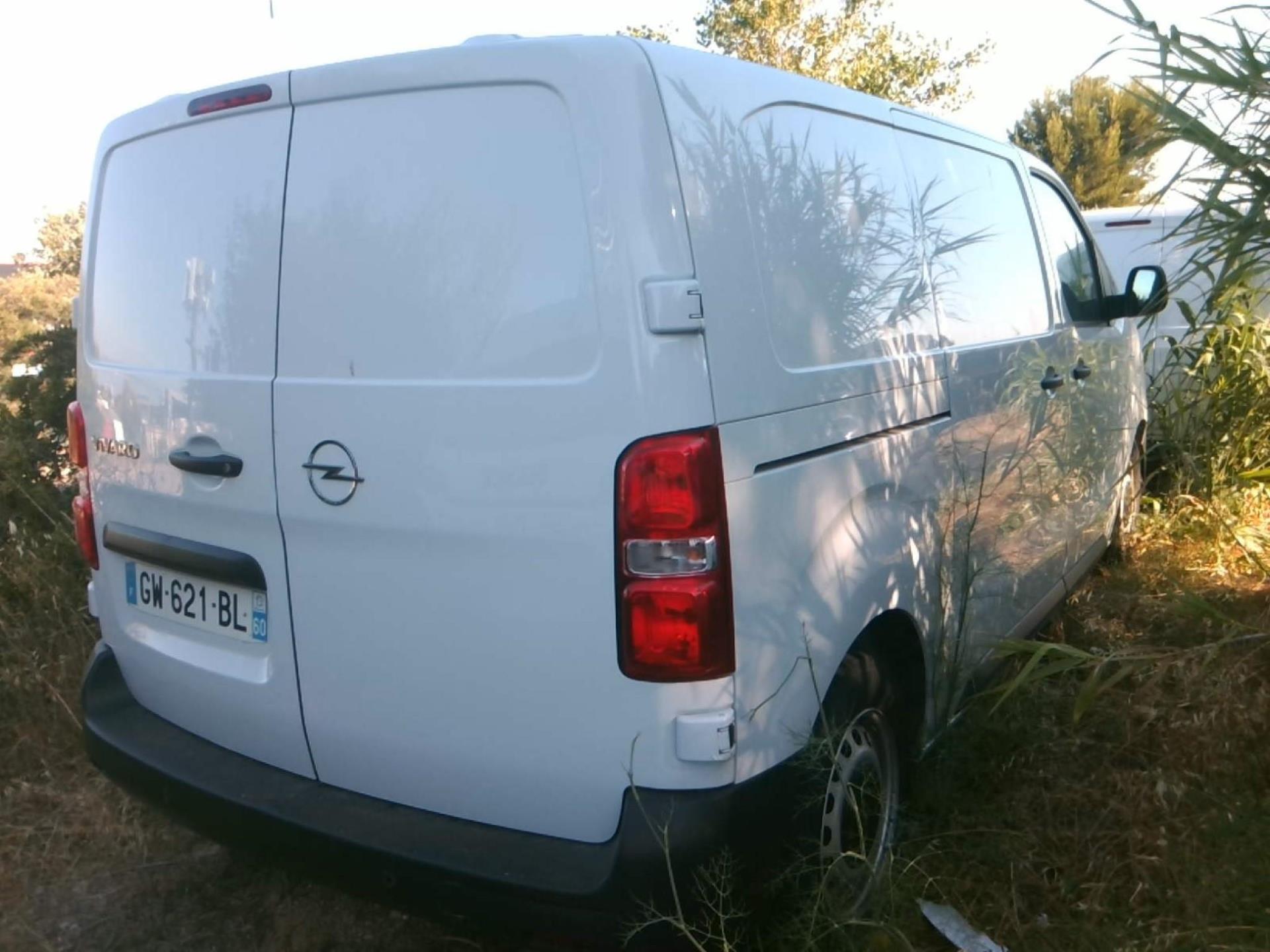 Opel VIVARO FGN TAILLE M BLUEHDI 145 BVM6 2024
