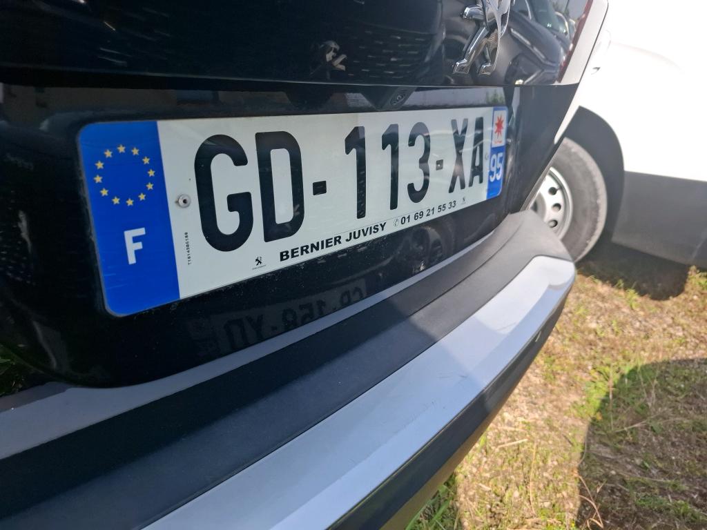 Peugeot 2008 BlueHDi 130 S&S EAT8 Allure 2021
