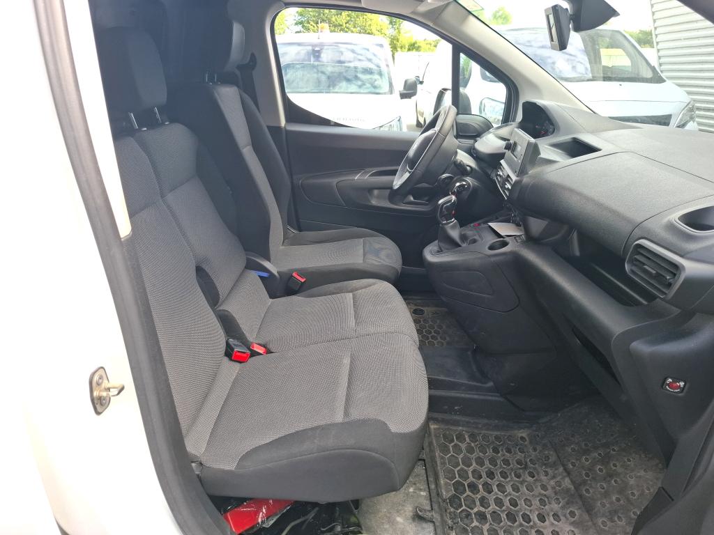 Peugeot PARTNER FOURGON STANDARD 650 KG BLUEHDI 100 S&S BVM5 PREMIUM 2020