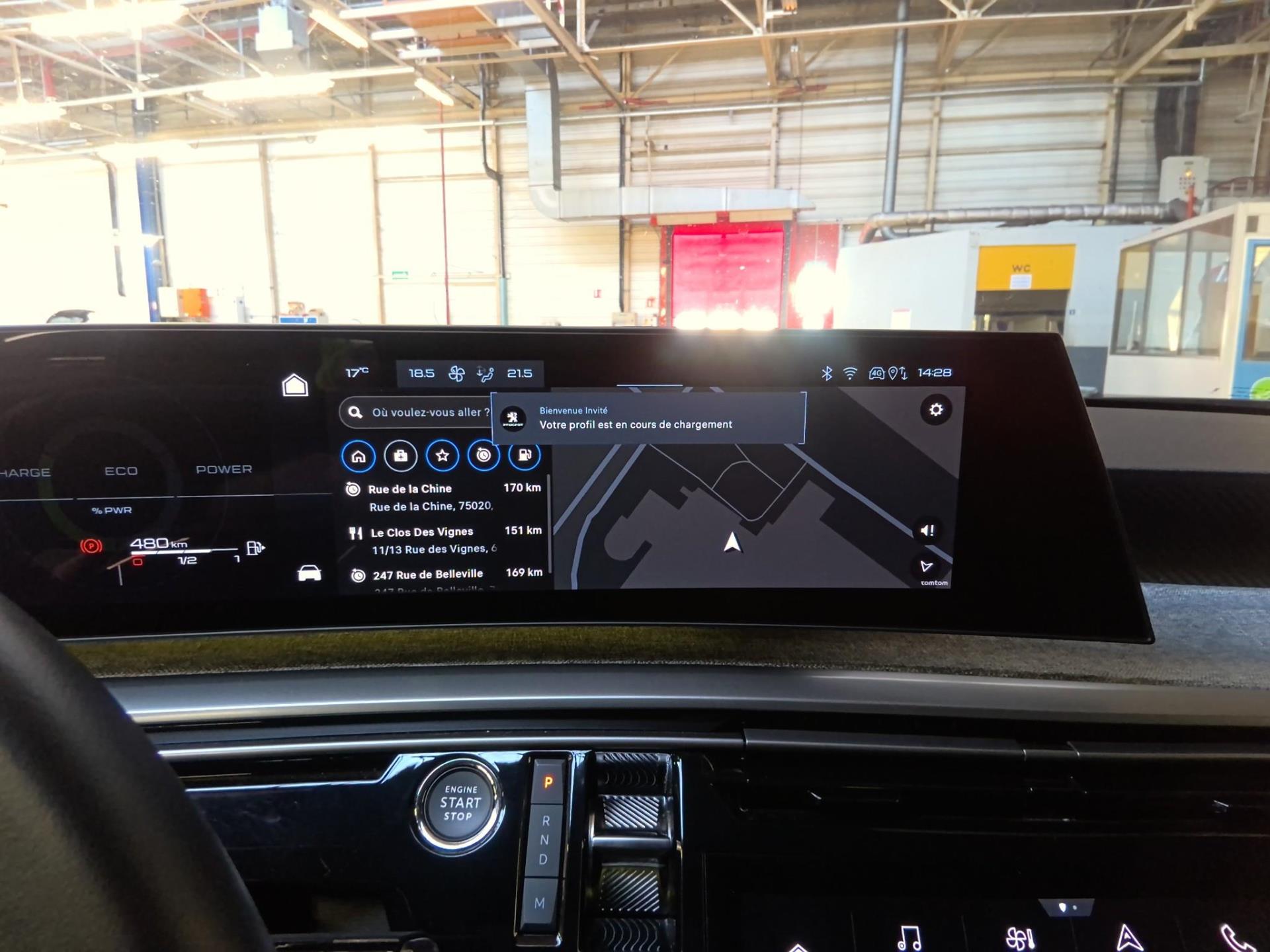 Peugeot 3008 Hybrid 136 e-DCS6 Allure 2025