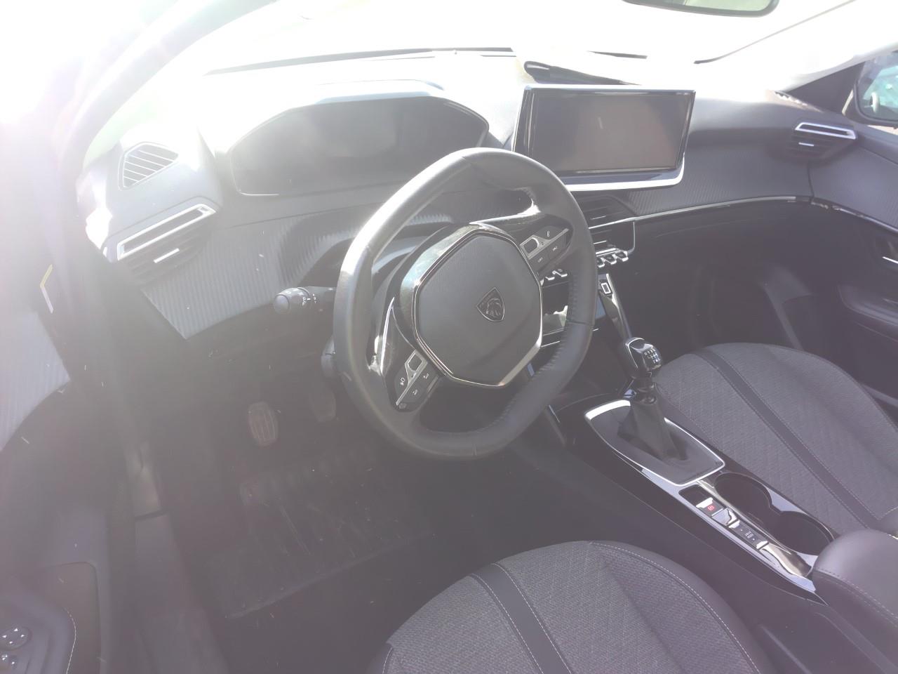 Foto Peugeot 208 4