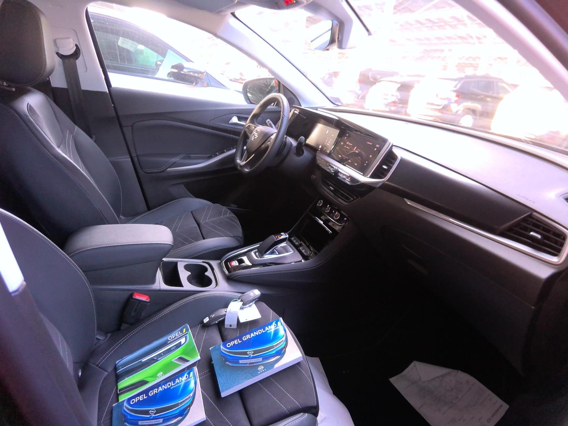 Opel Grandland Hybrid4 300 ch AWD BVA8 Ultimate 2022