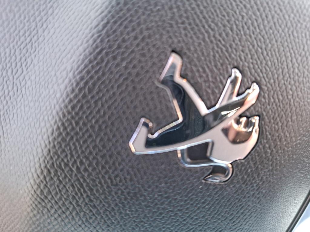 Peugeot 208 PURETECH 75 S&S BVM5 PREMIUM 2022