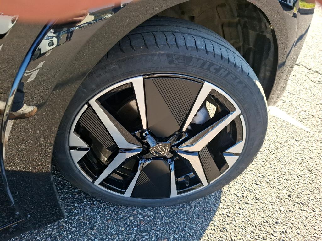 Peugeot 208 Hybrid 136 e-DCS6 GT 2025