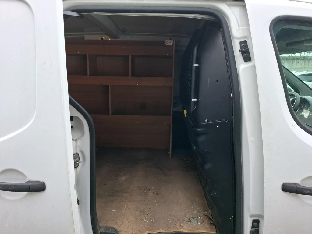 Peugeot PARTNER FOURGON STANDARD 1.6 BLUEHDI 100 S&S ETG6 PREMIUM 2017