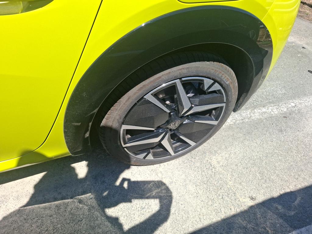 Peugeot 208 Hybrid 110 e-DCS6 GT 2025