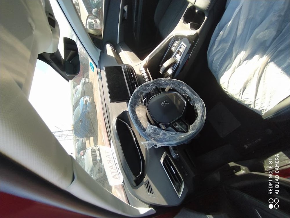 Foto Peugeot 3008 Hybrid 11