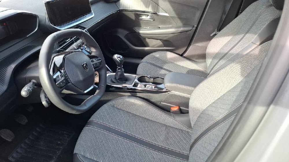 Foto Peugeot 208 12