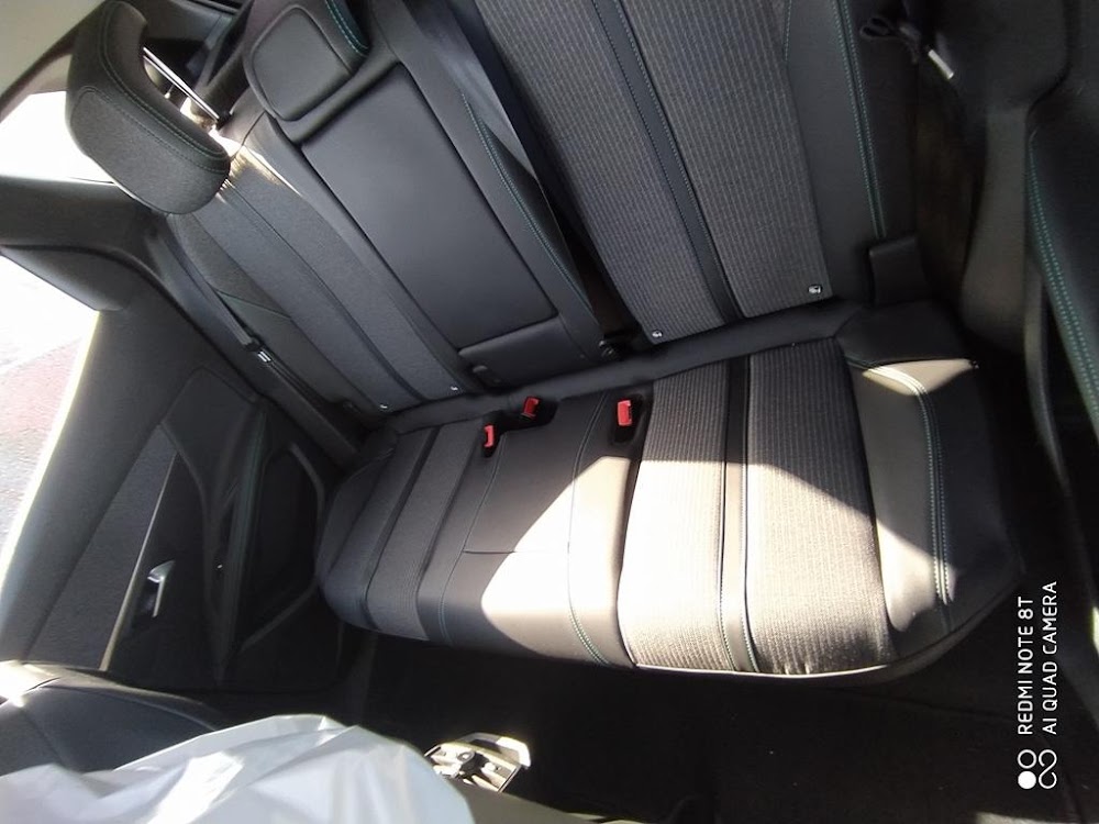Foto Peugeot 3008 Hybrid 9