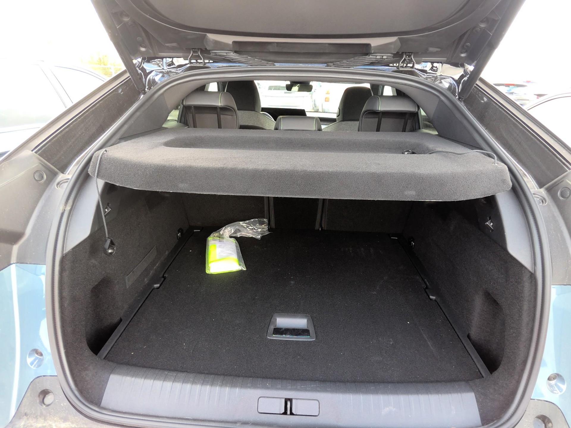 Peugeot 3008 Hybrid 136 e-DCS6 GT 2025