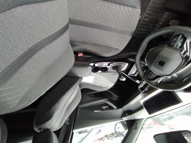 Foto Peugeot 2008 9