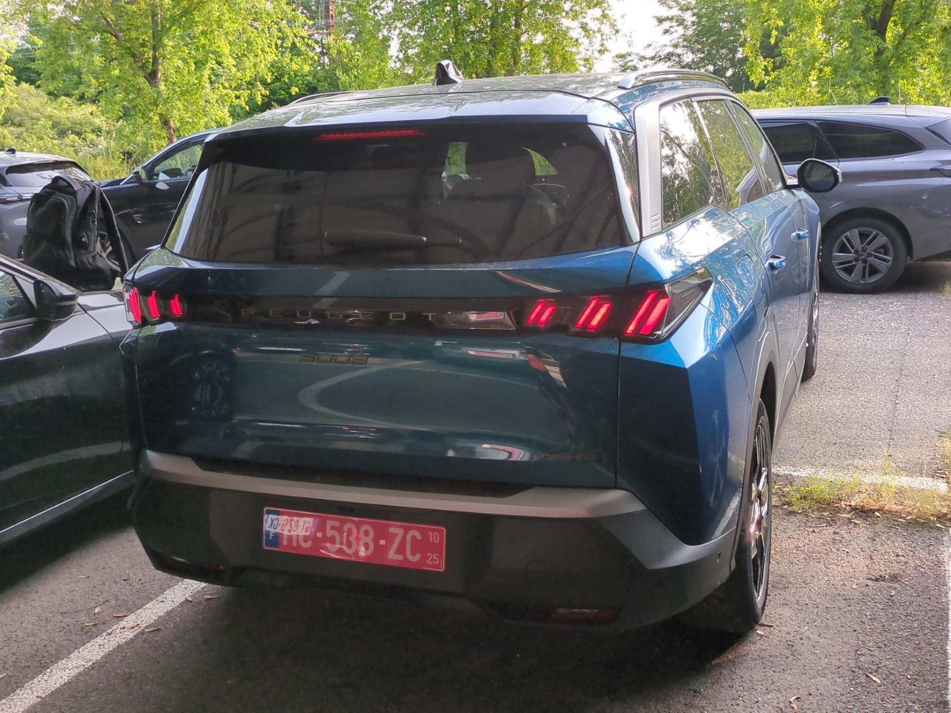 Peugeot 5008 Hybrid 136 e-DCS6 Allure 2025