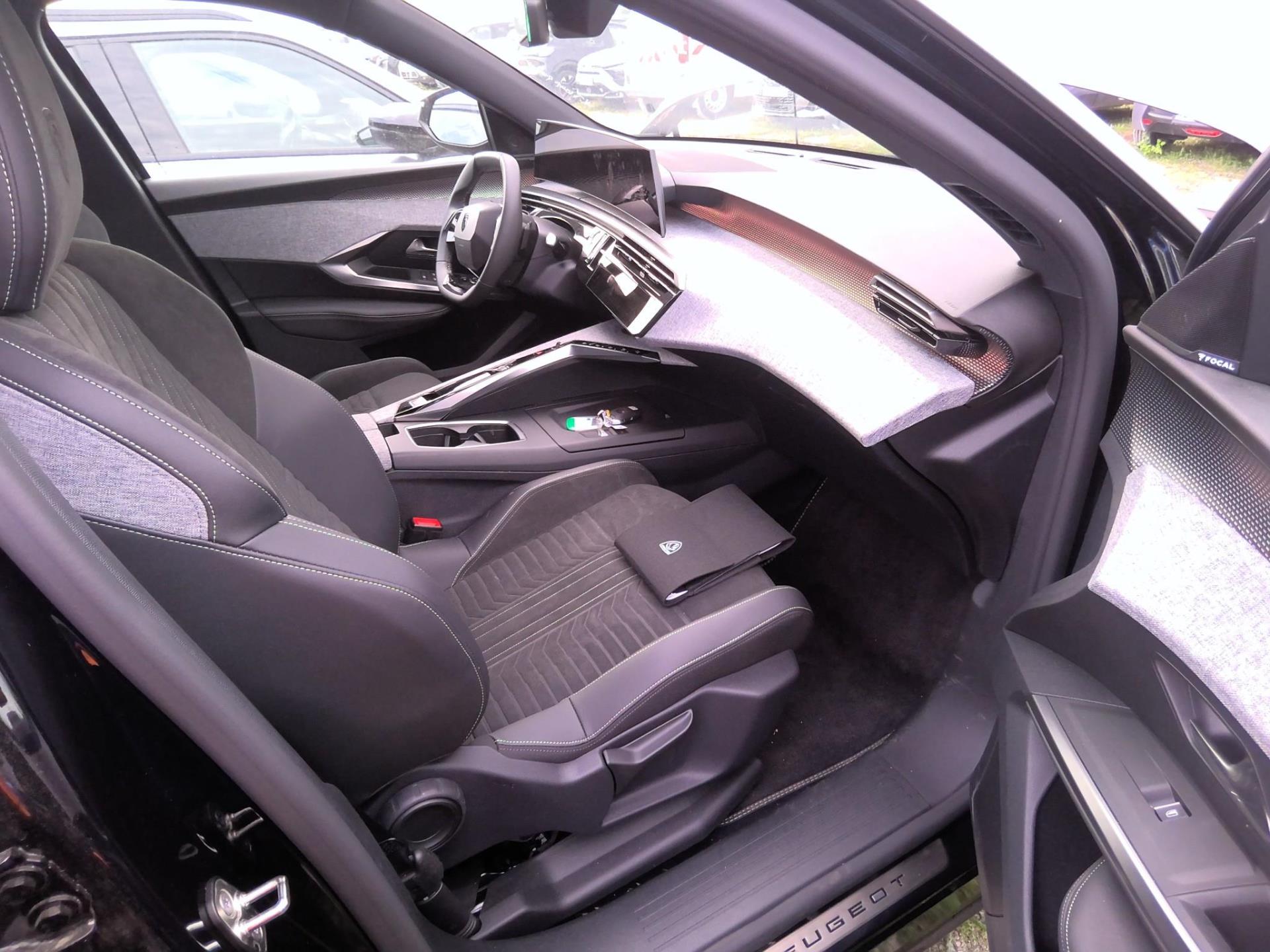 Peugeot 3008 Hybrid 136 e-DCS6 GT 2024