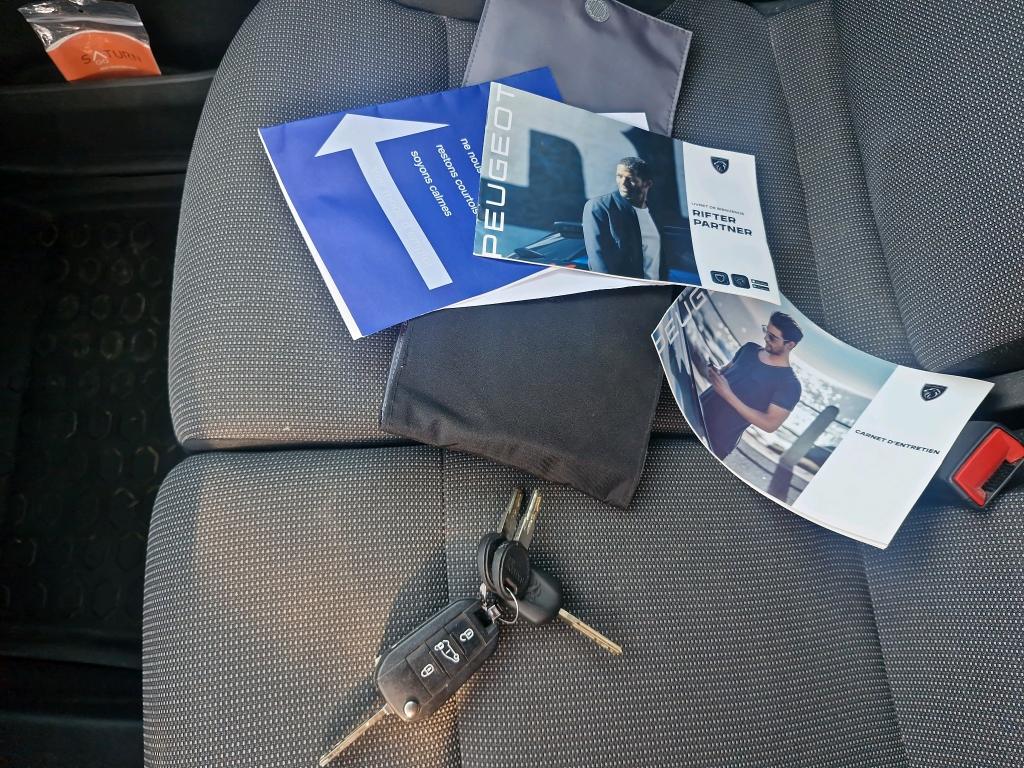 Peugeot PARTNER FOURGON STANDARD 650 KG PURETECH 110 S&S BVM6 ASPHALT 2021