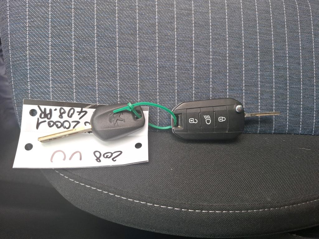 Peugeot 208 BLUEHDI 100 S&S BVM6 PREMIUM 2021