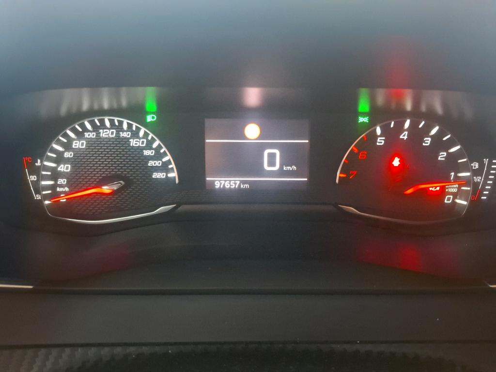 Peugeot 208 BlueHDi 100 S&S BVM6 Active Pack 2022