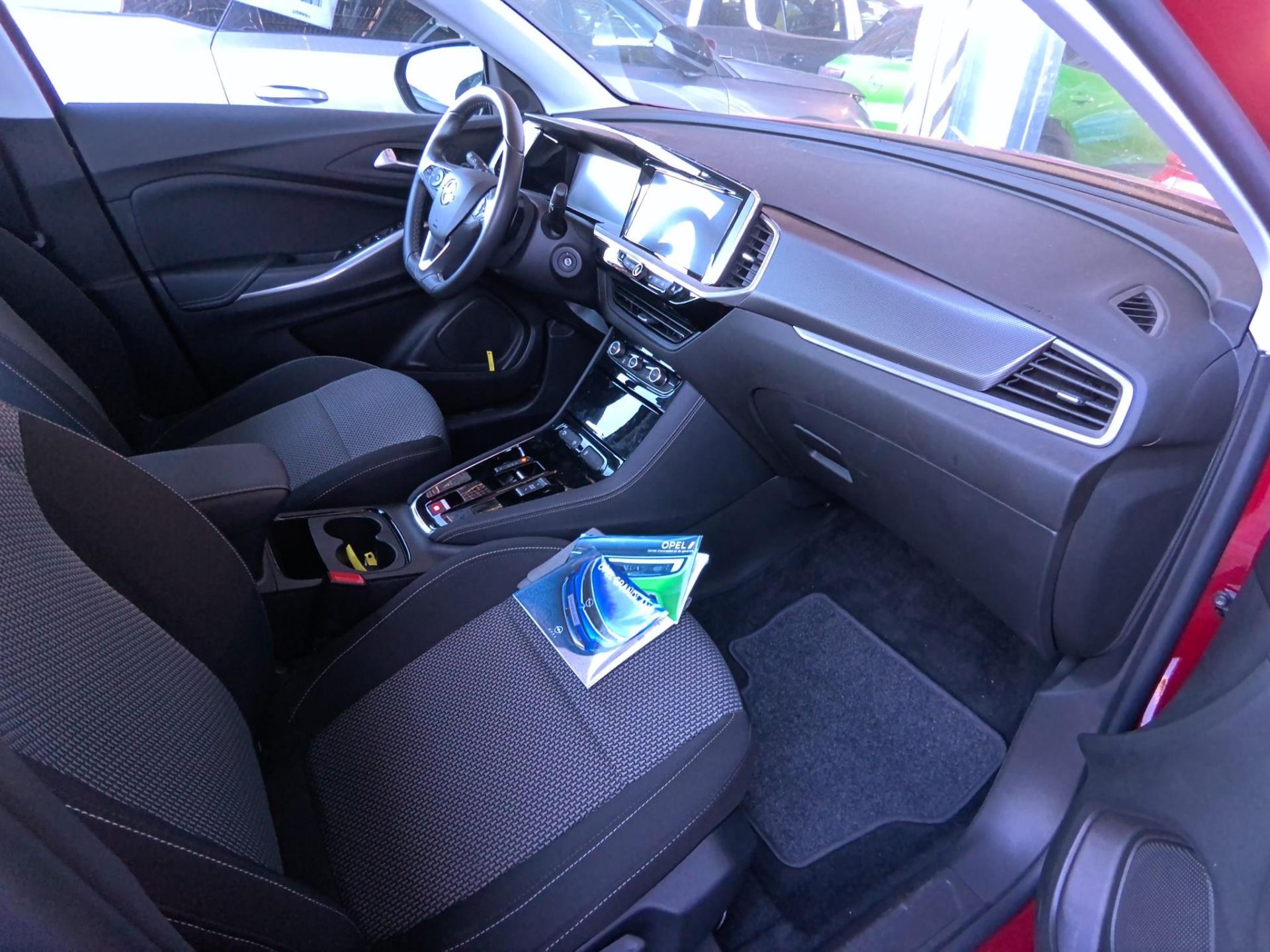 Opel Grandland 1.5 Diesel 130 ch BVA8 Design & Tech 2023