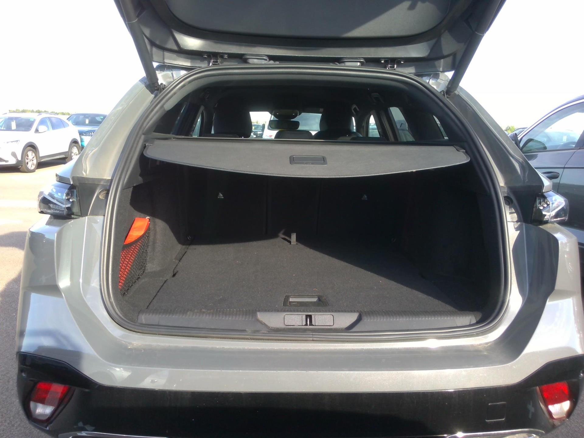 Peugeot 308 SW Hybrid 145 e-DCS6 GT 2025