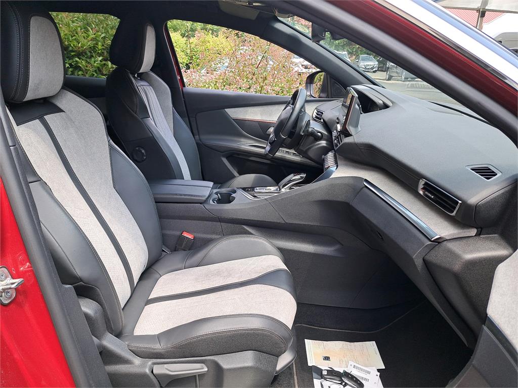 Peugeot 3008 Hybrid4 300 e-EAT8 GT 2021