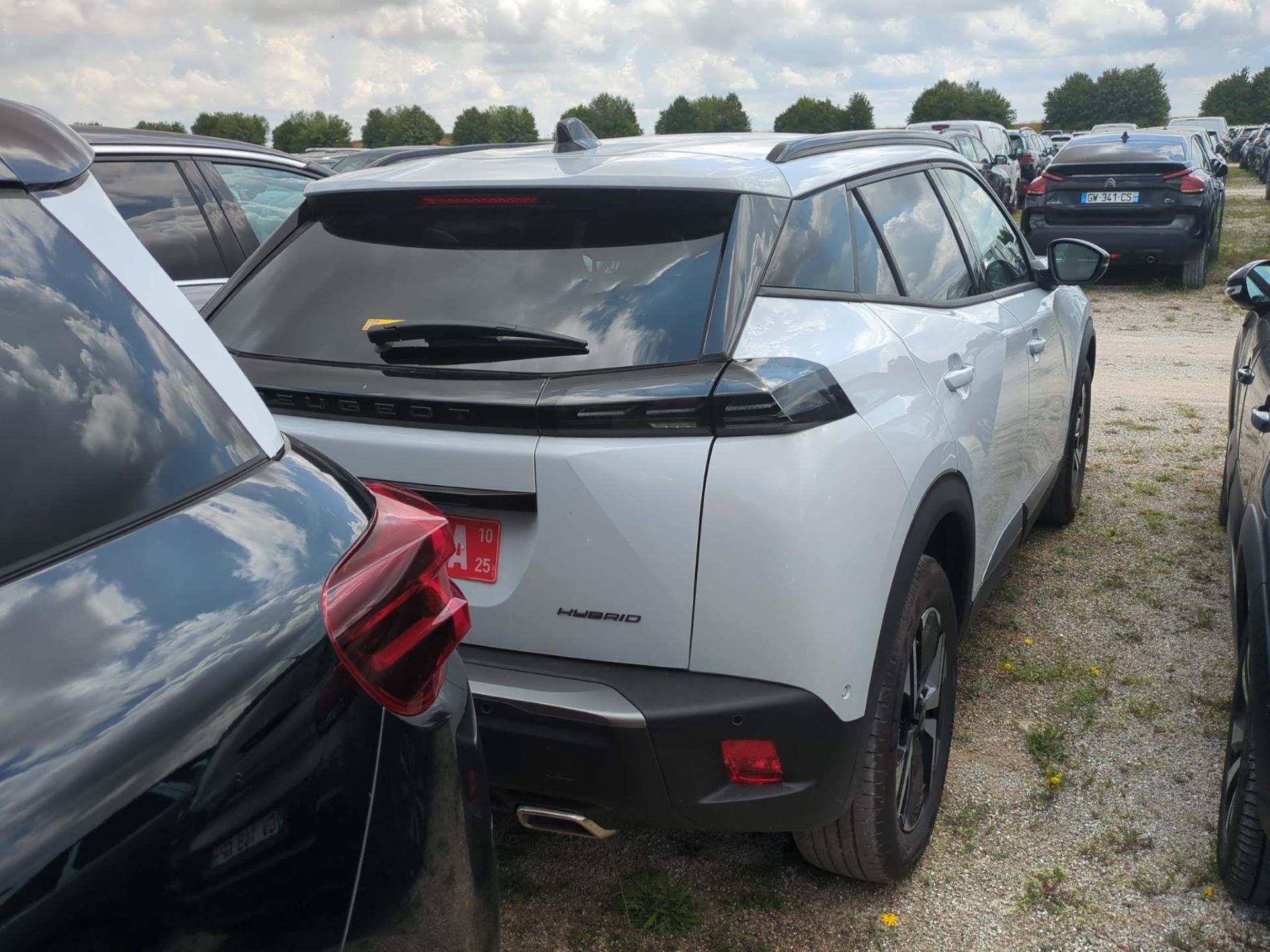 Peugeot 2008 Hybrid 136 e-DCS6 Allure 2025