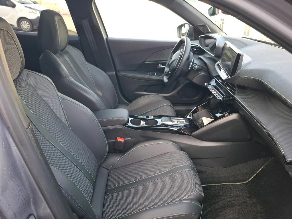 Peugeot 2008 PureTech 130 S&S EAT8 GT 2024